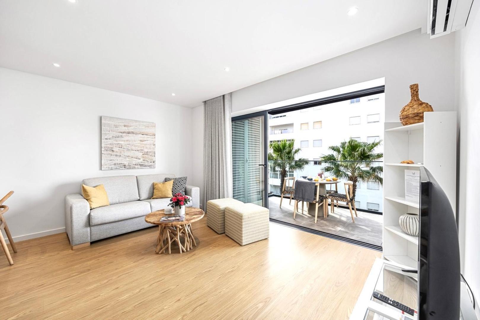 Stylish Modern Beachside Apartment With Pool & Seaview Quarteira Luaran gambar